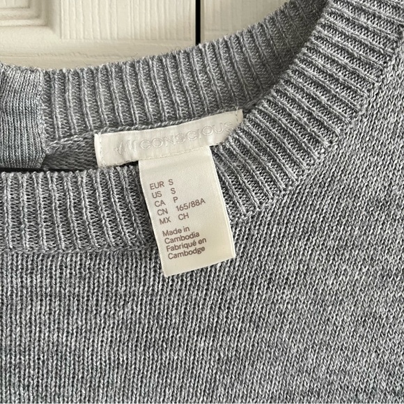 H&M Gray Sweater - Picture 3 of 4